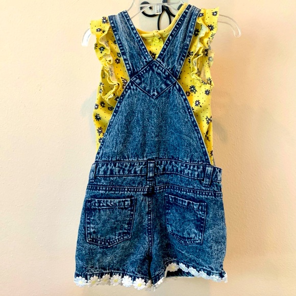 Little Lass “Daisy” overall shorts and tee shirt set , size 6 - Picture 2 of 10